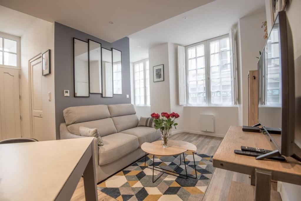 L'Espine Apartment อองเชร์ ภายนอก รูปภาพ